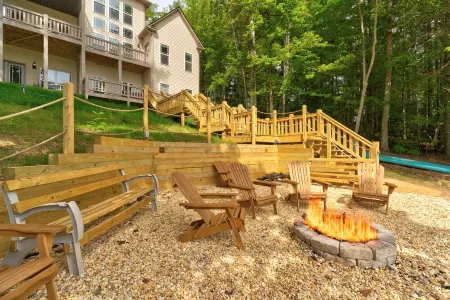 7 Bedroom! Amazing Lake House, Private Dock & More, Jet Ski Docks Nice Game Room