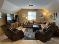 Central to the Hub Sports Center, Biking, Hiking, Walking, Running and Lakes!