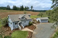 Stiling Vineyards~ A 3 bed/3 bath Luxury Farmhouse