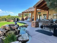 Truly STUNNING~ Minutes to ABQ!VIEWS/Fireplace/Fire-Pit/ Outdoor Mecca-Hot Tub!
