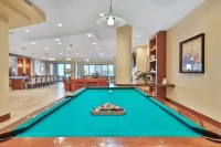 FEATURED ON TV  “MAKING WAVES” OCEANFRONT PENTHOUSE - 4 stjerner