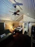 Cozy Hill Cabin 2