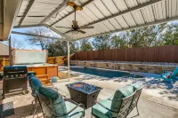 Rockwall Lux Retreat💥Pool&Spa💥Covered Patio-5min walk downtown-Parks-Trails-Lake