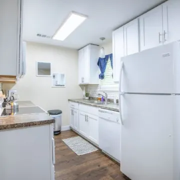 Lovely 2 bedroom in Midlothian, 3 minutes from downtown.