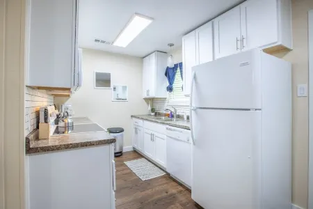 Lovely 2 bedroom in Midlothian, 3 minutes from downtown. Отели в г. Мидлотиан