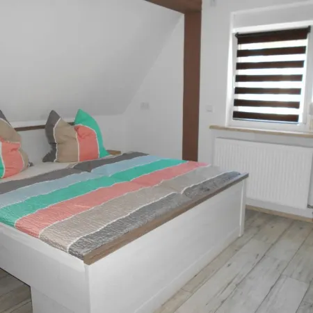 Modern apartment between Goitzsche and Muldestausee Отели в г. Поух