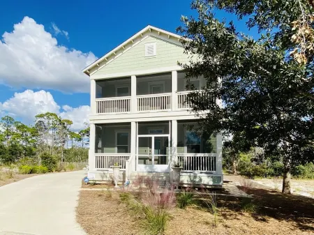 Shimmering Tides~Golf Cart~Secluded Отели в г. Порт-Сент-Джо