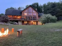 Cozy log Cabin tucked away in natures serenity
