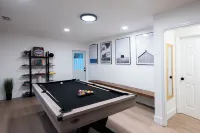 Vero Beach Gem: Pool, Game Room, King Beds, minutes to the beaches...