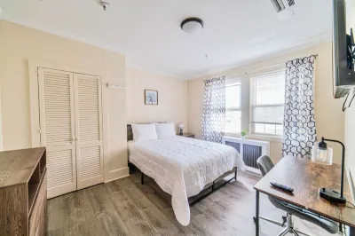 Renovated 1-Bedroom Apartment in Beautiful Downtown Falmouth Located on Main St