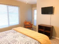 Harbor Village with resort amenities & unobstructed lake views (lake 3 min walk)