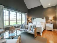 GORGEOUS HOME w/FANTASTIC VIEWS-10 MINS TO CAMDEN! Hotels in Lincolnville