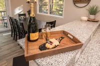 ✔ 25% OFF! Ski~Lakefront paradise & lake toys! Hot Tub~Dock~Game RM & Fire-pit!