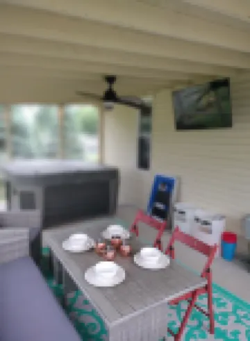 Updated home on 2/3 acre w/ HOT TUB and BOAT DOCK! Walk to 3 bars/eateries