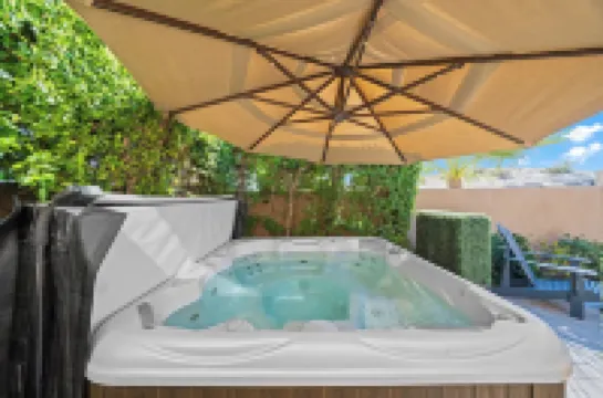 Vacation in Indian Wells Golf Tennis Festivals Sunshine - 3 Bedroom Modern Home Hotels in Indian Wells