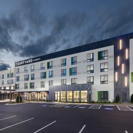 Courtyard Russellville