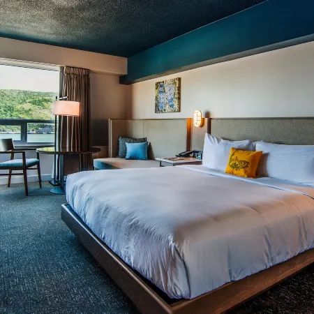 DoubleTree by Hilton St. John's Harbourview