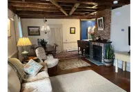 Historic Apartment in Bristol R.I. Hotels near Roger Williams University