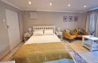 Ivy Place Studio Apartment