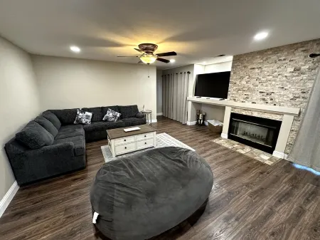 Spacious 5-bedroom Modern Home Yuba City with massive backyard, newly remodeled