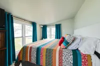 Small but cozy apartment style lakefront home on Buchanan Dam with great views!