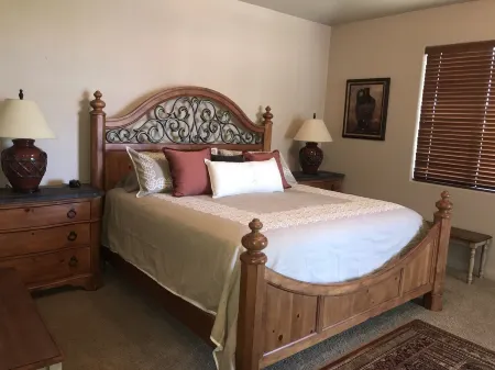 Las Palmas Beautiful Condo with Great Amenities