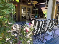 Bohemian bungalow with a private pool โรงแรมใกล้Van Nuys Amtrak Metrolink