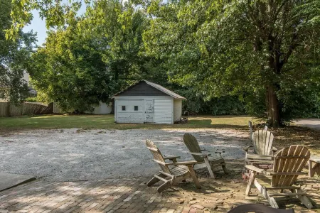 Gorgeous interior, walk to downtown, amazingly renovated historic 1901 house!