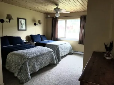 Idyllic Big Sky Stay, Immaculate 3bed/3bath Townhome, Private Hot Tub