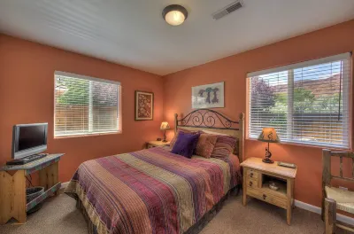 In Town Near Main Street!  Single Level With Garage - Private Gated Yard Hotels near Arches National Park Scenic Drive