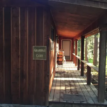 Great Cabin- get own beach & dock!  Perfect for Glacier National Park Vacation!