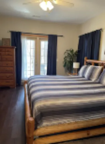 lake front, dock, hot tub, Clemson, 7 bedrooms, 7 baths, kayaks, waterfalls ,