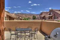 Quiet & Spacious Rim Village Townhome, Views, 2 King Beds, Community Pool/Spa