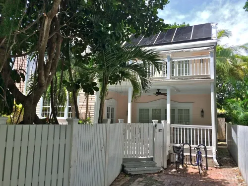 Secret Villa II @ Old Town: with Private Pool, close to Duval!