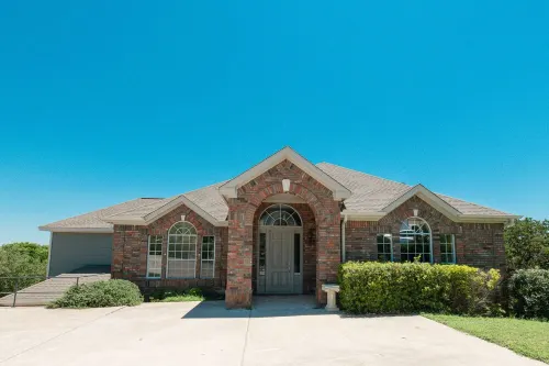 Large Home, Lake Views, Grill, Pool Table, Hot Tub Hotels in Hudson Bend