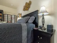 Room With Private Entrance & Private Bathroom & W/D