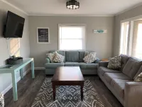 Lake Superior View- 3 Bedroom Suite at Econo Lodge Lakeside Hotels near Wattsson & Wattsson Jewelers