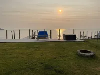 Lake StClair Belvedere Bay Hot Tub 2 Boat Wells  Fishing  Paddle Boards, Kayak