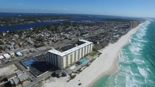 Beautiful 2 Bed/2 Bath Oceanfront Condo Overlooking Pool - Includes Beach Chairs