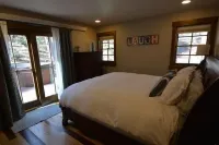 ShadyPines Cabin In The Black Hills w/Hot Tub & Centrally Located to Attractions