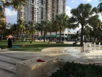 Waterfront Home, Large Heated Pool, 5 min. from the beach, family friendly