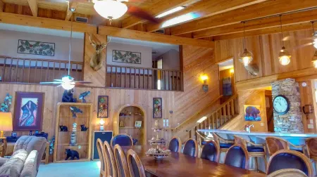 Riverbend Lodge-  Special Discounts October / November 2025!    Book  Now!