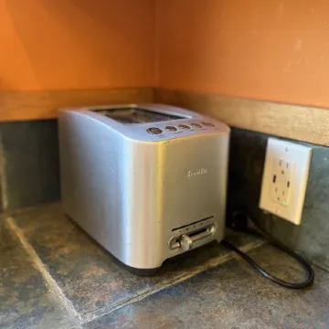 3 bed / 1 bath house in Prime Berkeley Location