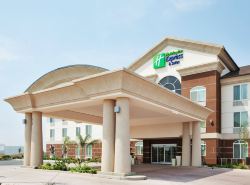 Holiday Inn Express & Suites DINUBA WEST by IHG