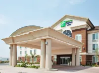 Holiday Inn Express & Suites Dinuba West Hotels in Dinuba