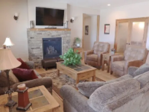 Greystone Crossing Suite #8 Hotels in Heyburn