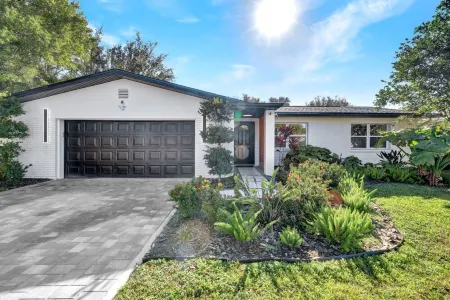 Family Escape in Fort Myers with Pool – Near Downtown and Beaches