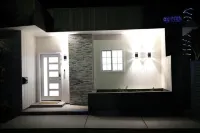 Ultra Private Newly Remodeled House with a Brand New Pool/Spa