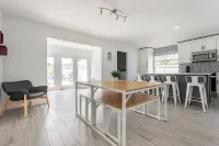 5Min from BEACH 3 Bedrooms+2 Baths Home with POOL
