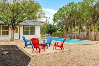 Luxury Newly Renovated Home w/Private Pool+Fire Pit+BBQ Near Downtown&Airport - Private Pools